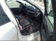 5UXKR6C57J0U14403 2018 BMW