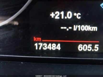 WBA8B7C50GK368428 2016 BMW