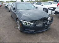 WBA8D9C58JA012988 2018 BMW