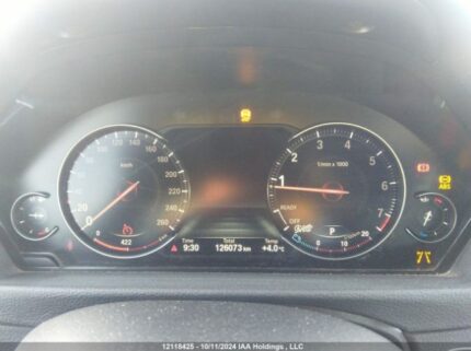 WBA8K3C53JA023948 2018 BMW