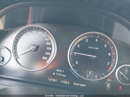 5UXXW3C58H0t77868 2017 BMW