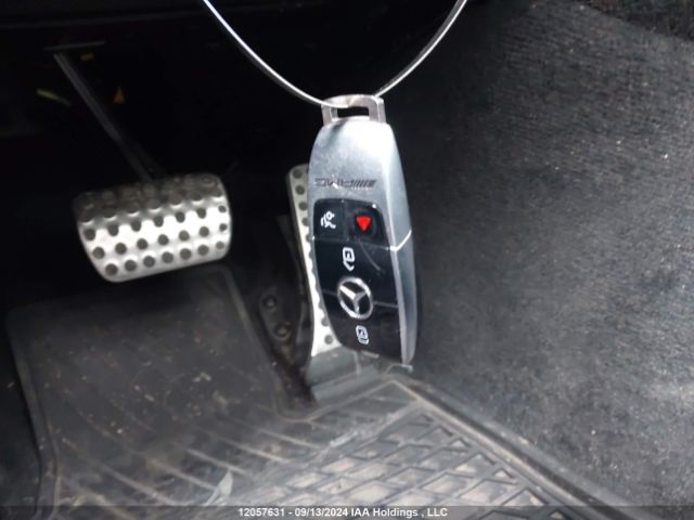 WDDZF8KB4KA587986 2019 MERCEDES-BENZ