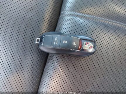 WP1AA2A50HLB81276 2017 PORSCHE