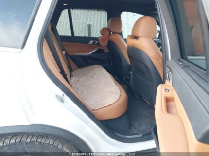 5UX23EU05R9u97951 2024 BMW
