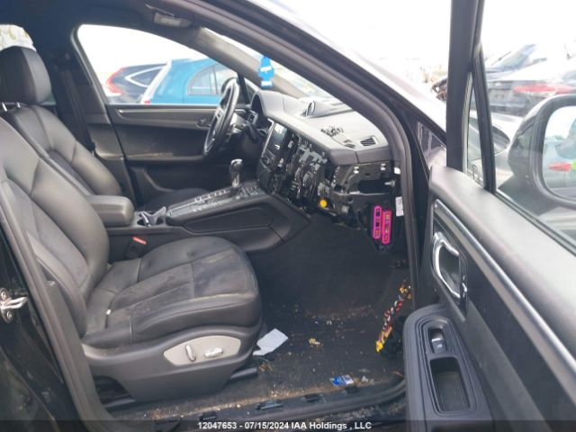 WP1AA2A51HLb01516 2017 PORSCHE