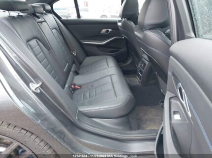 3MW5R7J02M8B81758 2021 BMW