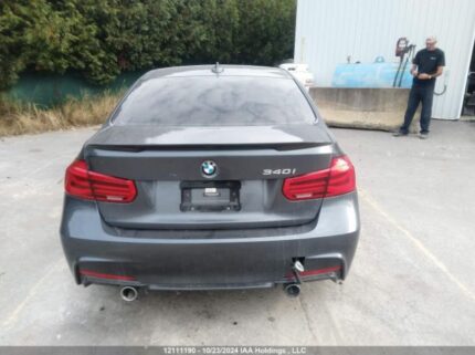 WBA8B7C54JA586241 2018 BMW