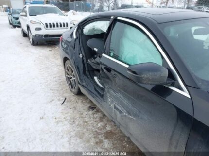 3MW5R7J00M8C04145 2021 BMW