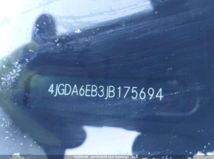 4JGDA6EB3JB175694 2018 MERCEDES-BENZ
