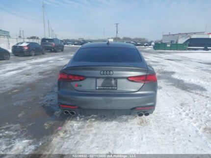 WAUB4CF59NA040271 2022 AUDI