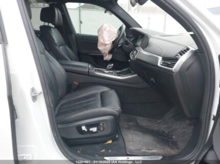 5UXJU4C05M9E57370 2021 BMW