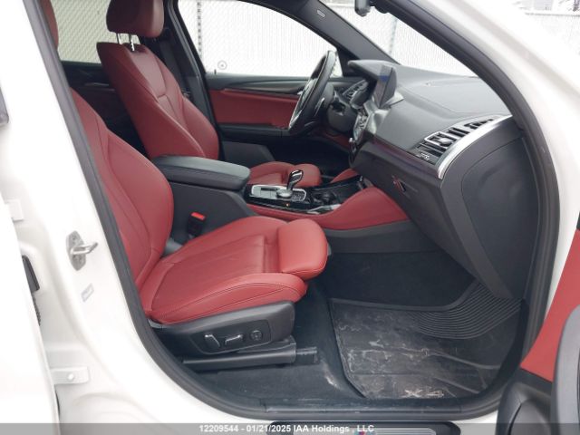 5UX33DT08R9V72142 2024 BMW
