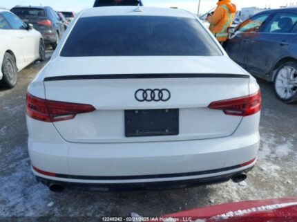 WAUANAF48JA037215 2018 AUDI