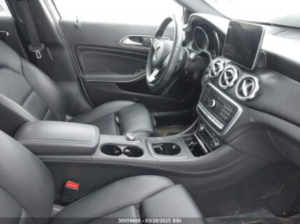 WDCTG4GB8KJ589555 2019 MERCEDES-BENZ