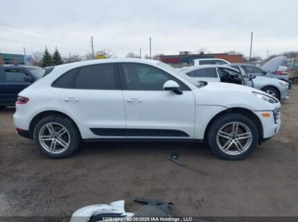WP1AA2A58HLB08527 2017 PORSCHE