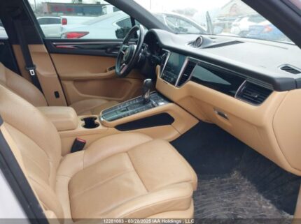WP1AA2A58HLB08527 2017 PORSCHE