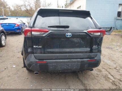 2T3RWRFV8NW140698 2022 TOYOTA