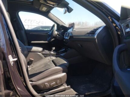 5UX33DT01R9W43908 2024 BMW