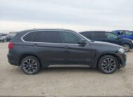 5UXKR0C53J00Y0664 2018 BMW