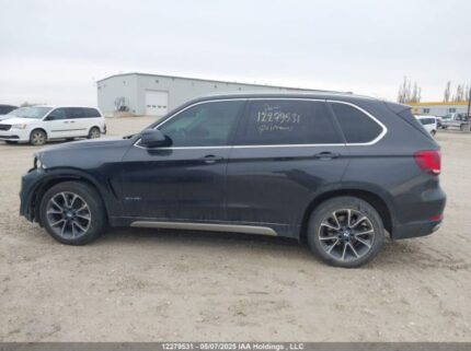5UXKR0C53J00Y0664 2018 BMW