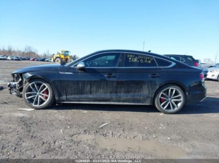 WAUB4CF57JA011135 2018 AUDI