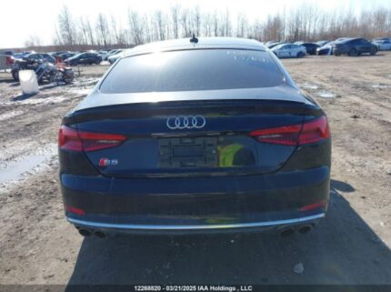 WAUB4CF57JA011135 2018 AUDI