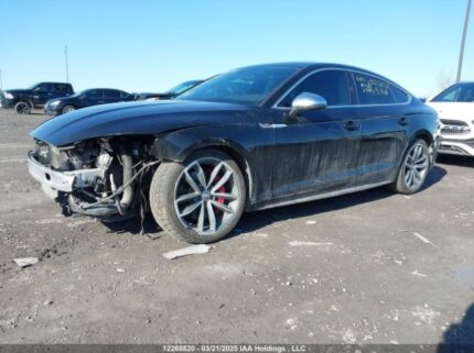 WAUB4CF57JA011135 2018 AUDI