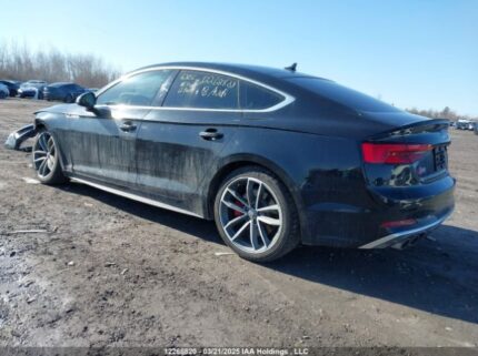 WAUB4CF57JA011135 2018 AUDI