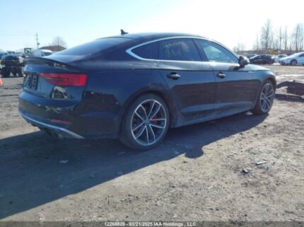 WAUB4CF57JA011135 2018 AUDI