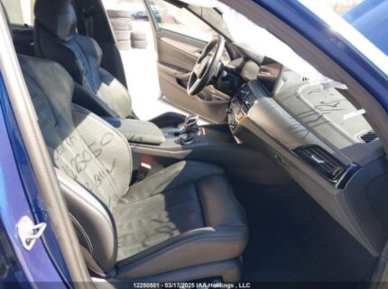 WBS83CH0XPCN39694 2023 BMW