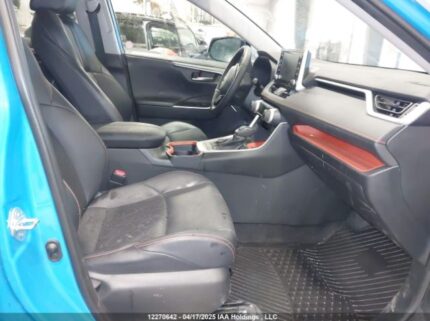 2T3J1RFV6LC125885 2020 TOYOTA