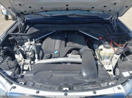 5UXKR0C57J0Y01739 2018 BMW