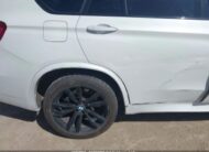 5UXKR0C57J0Y01739 2018 BMW