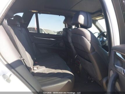 5UXKR0C57J0Y01739 2018 BMW