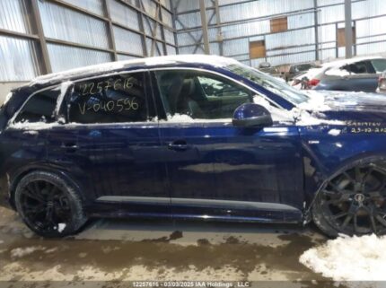 WA1WXAF73MD040596 2021 AUDI