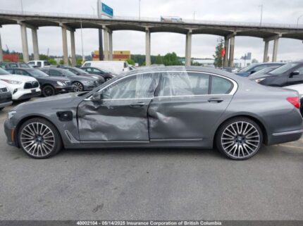 WBA7J2C58JG938526 2018 BMW