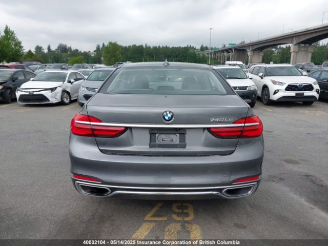 WBA7J2C58JG938526 2018 BMW