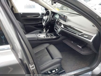 WBA7J2C58JG938526 2018 BMW