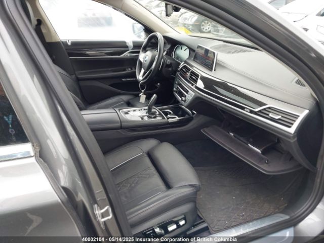 WBA7J2C58JG938526 2018 BMW