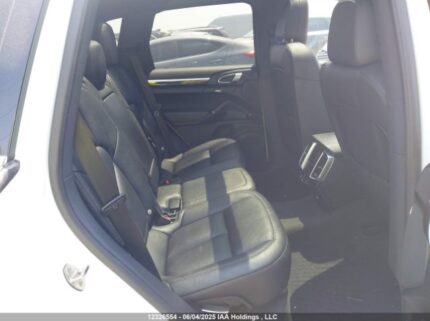 WP1AA2A24GKA36705 2016 PORSCHE