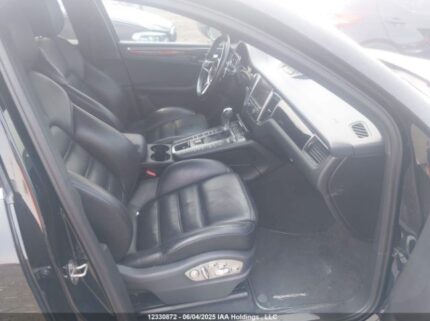 WP1AB2A58GLB41670 2016 PORSCHE