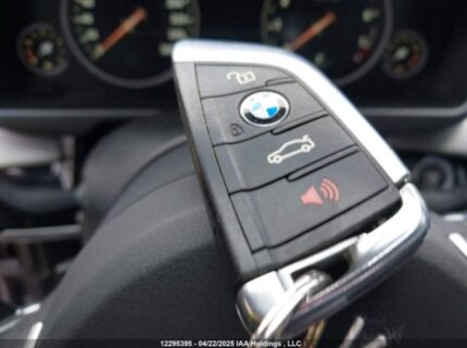5UXKR0C52J0Y04158 2018 BMW
