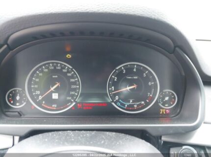 5UXKR0C52J0Y04158 2018 BMW