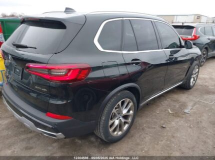 5UXCR6C08M9G63773 2021 BMW