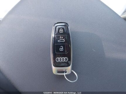 WA1MXAF74MD035737 2021 AUDI