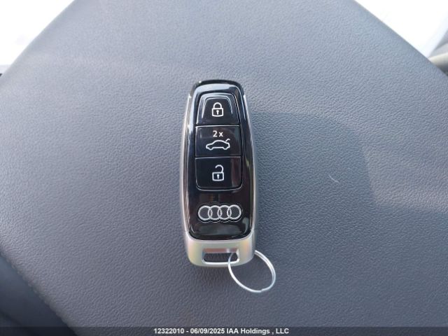 WA1MXAF74MD035737 2021 AUDI