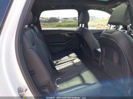 WA1MXAF74MD035737 2021 AUDI