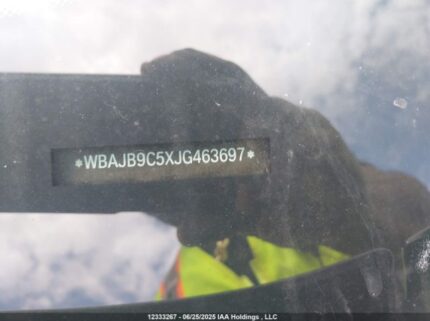 WBAJB9C5XJG463697 2018 BMW