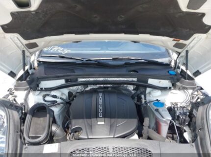 WP1AA2A5XJLB11676 2018 PORSCHE