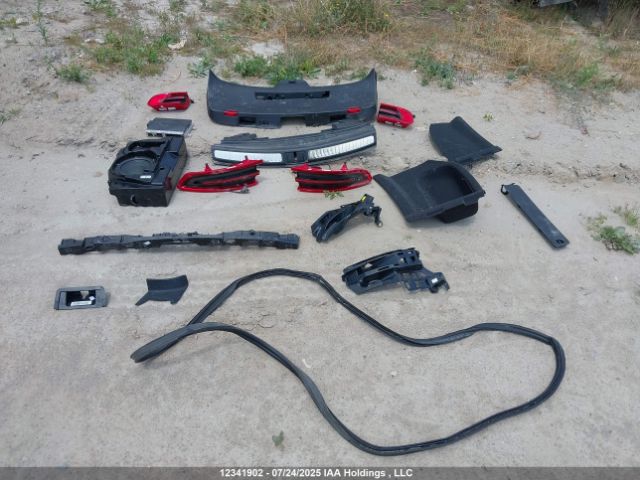 WP1AA2A5XJLB11676 2018 PORSCHE